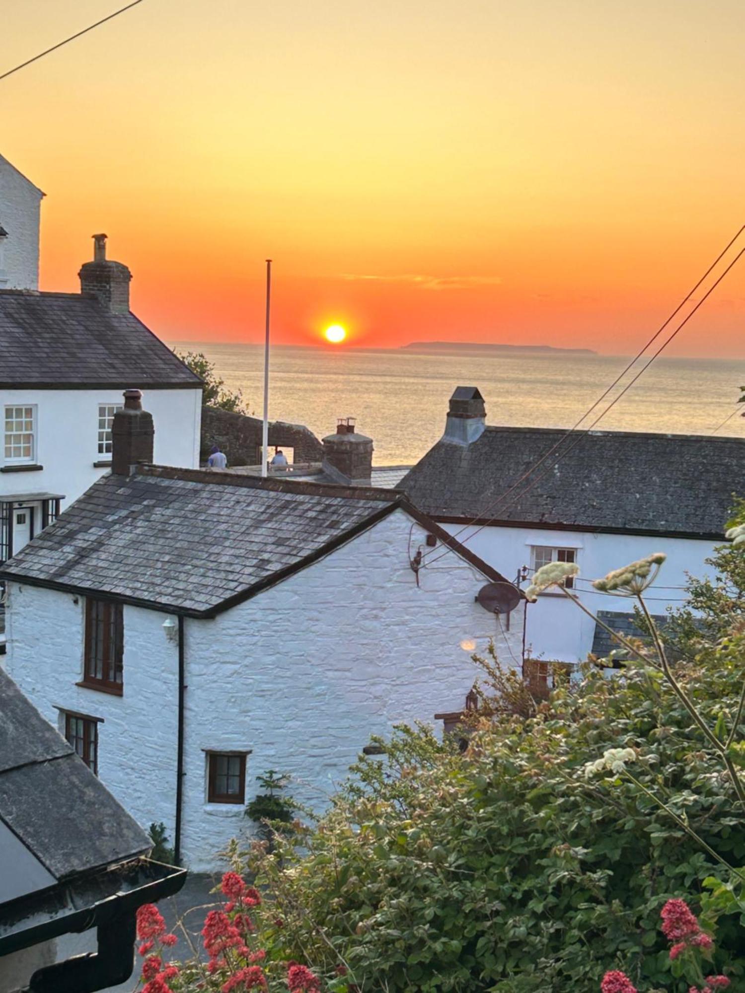 Cosy Boathouse Cottage By The Sea With Log Burner Bucks Mills エクステリア 写真